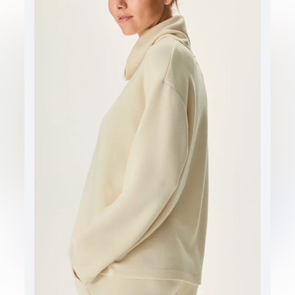 SOLD Outdoor Voices Cream Turtleneck Pullover Sweater